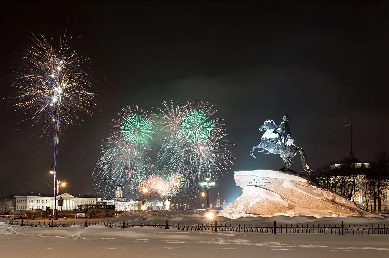Салют на Новый год 2018 в СПб Салют на Новый год 2018 в СПб